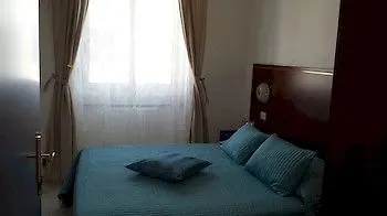 Galleria Frascati Rooms And Apartment Włochy